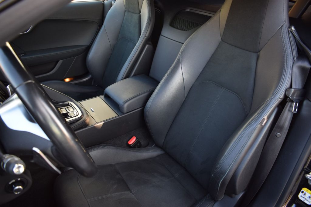 JAGUAR F-Type 2.0 aut. Coupé R-Dynamic BLACK - 18