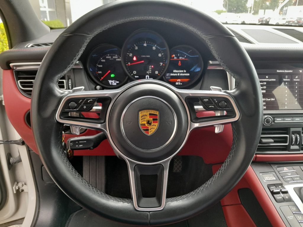 PORSCHE Macan 2.0 - 10