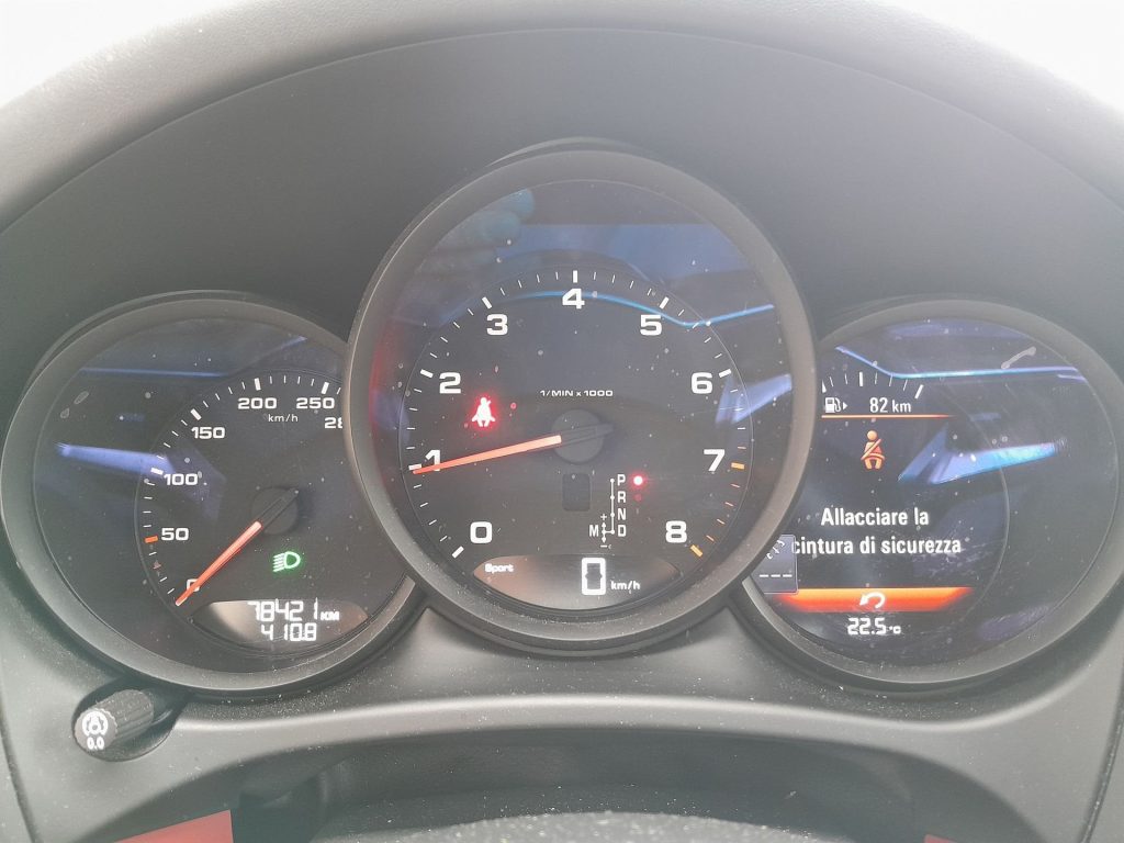 PORSCHE Macan 2.0 - 11