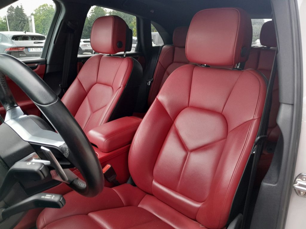 PORSCHE Macan 2.0 - 18
