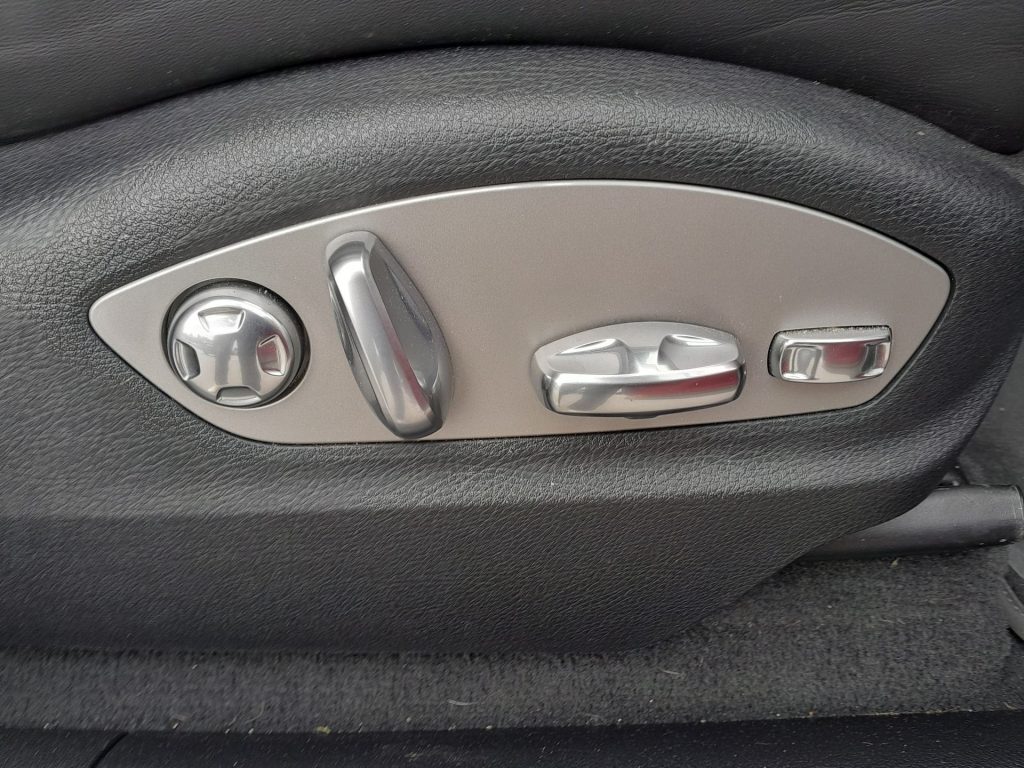 PORSCHE Macan 2.0 - 21