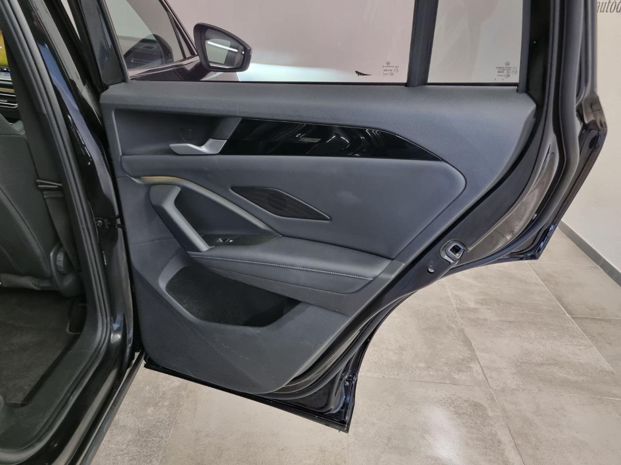 VOLKSWAGEN Tiguan 2.0 TDI 150 CV DSG R-Line - 29