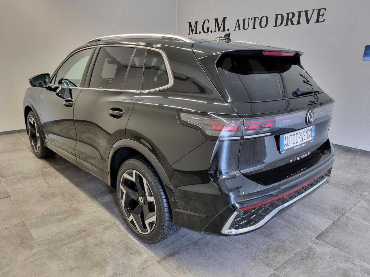 VOLKSWAGEN Tiguan 2.0 TDI 150 CV DSG R-Line - 21