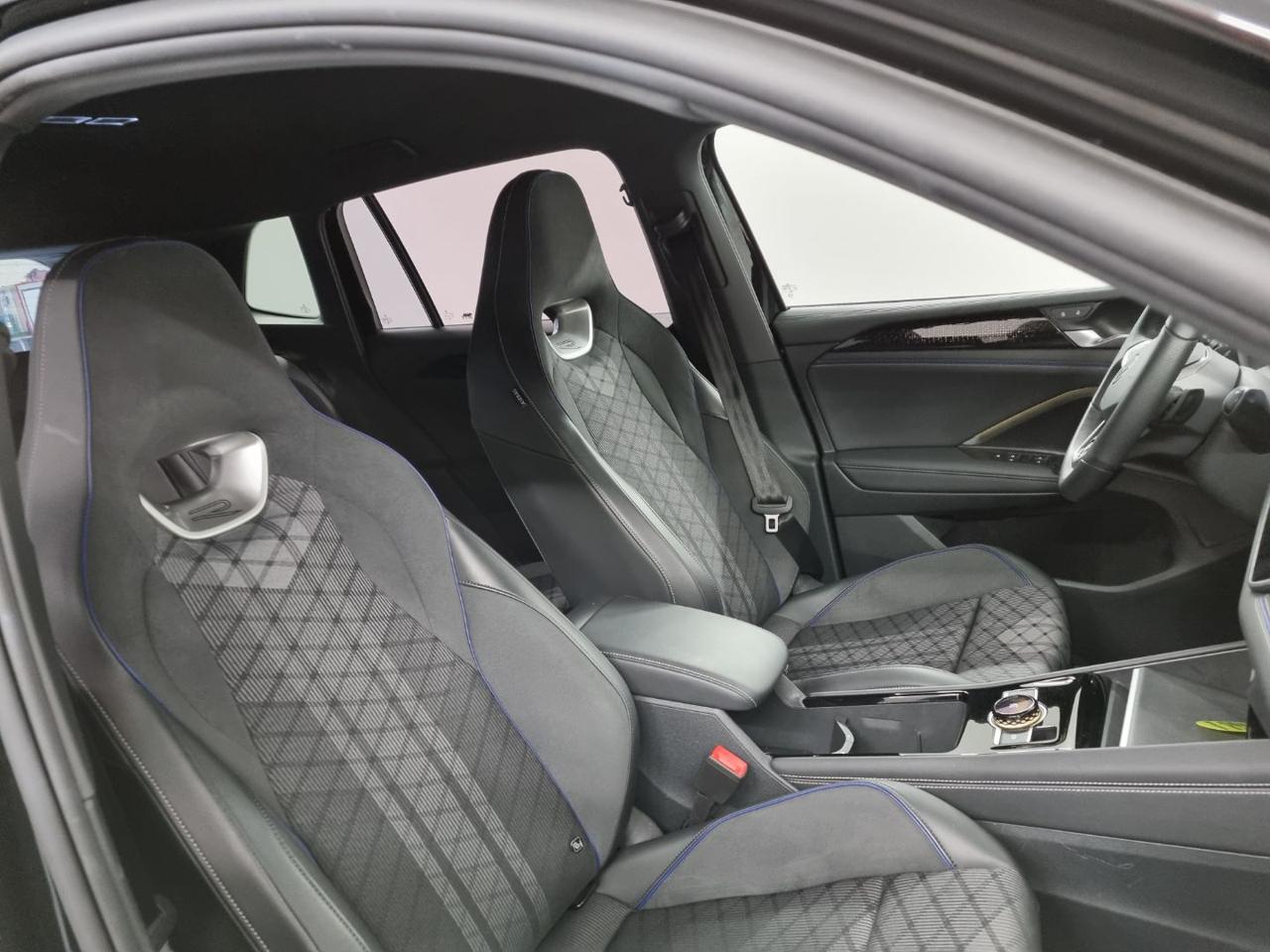 VOLKSWAGEN Tiguan 2.0 TDI 150 CV DSG R-Line - 33