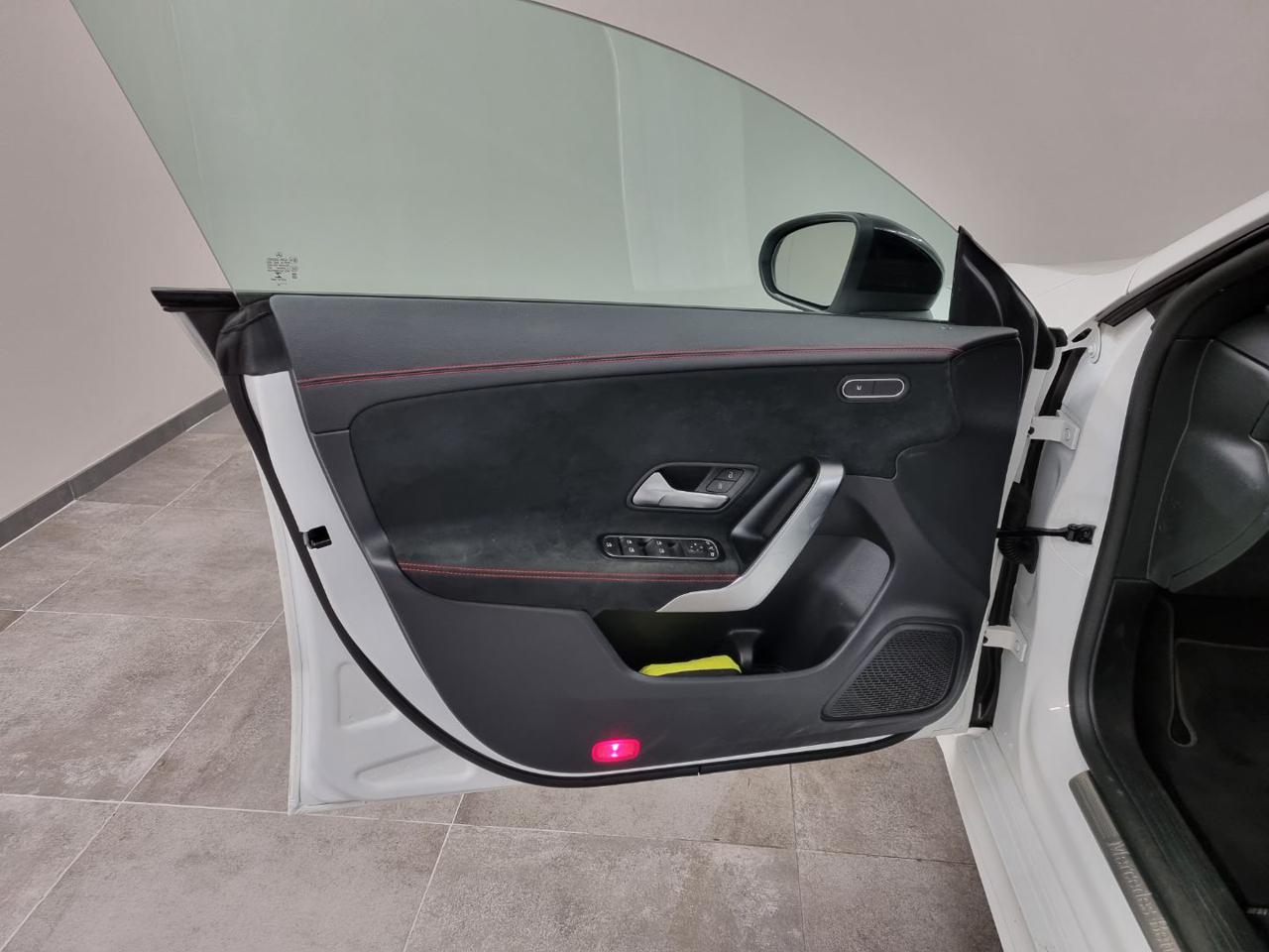 MERCEDES-BENZ CLA 200 d Automatic Shooting Brake Premium - 23