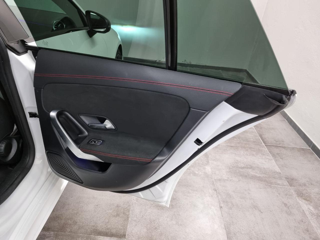 MERCEDES-BENZ CLA 200 d Automatic Shooting Brake Premium - 27