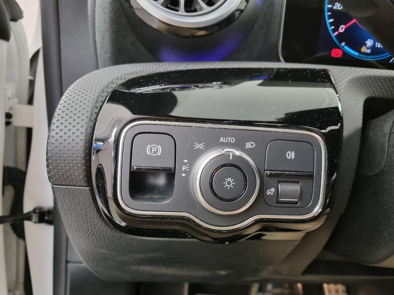 MERCEDES-BENZ CLA 200 d Automatic Shooting Brake Premium - 19