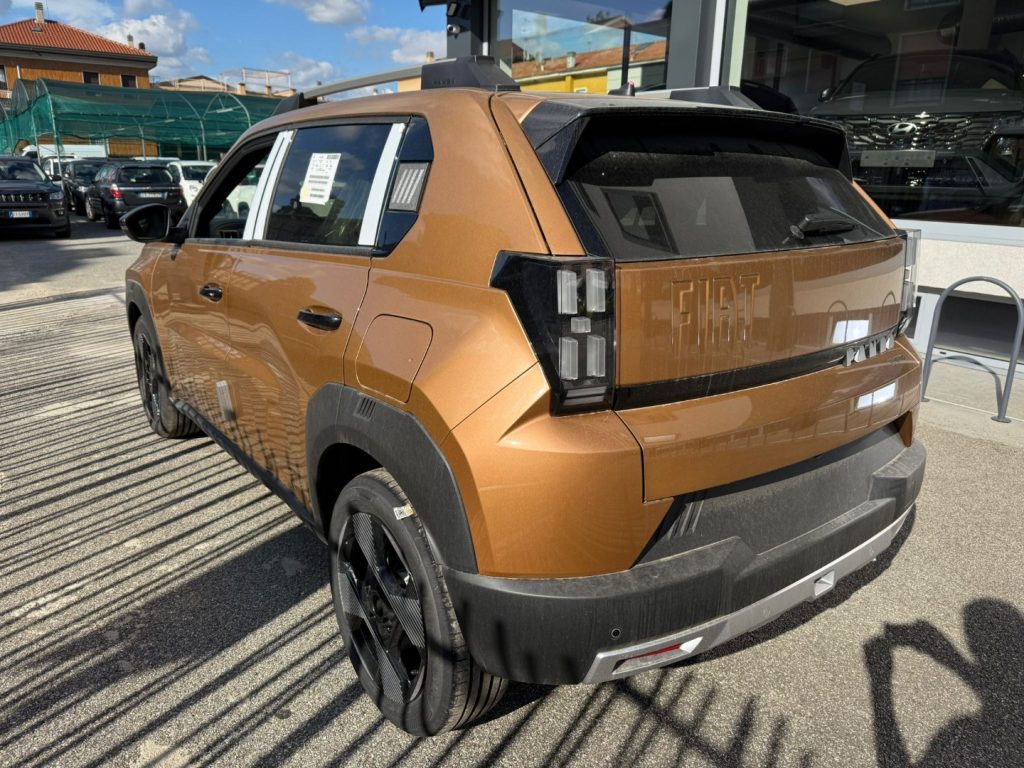 FIAT Grande Panda 1.2 Hybrid S&S La Prima - 3