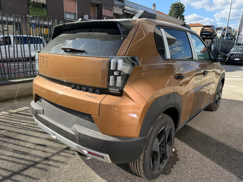 FIAT Grande Panda 1.2 Hybrid S&S La Prima - 5