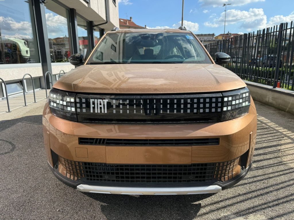 FIAT Grande Panda 1.2 Hybrid S&S La Prima - 7