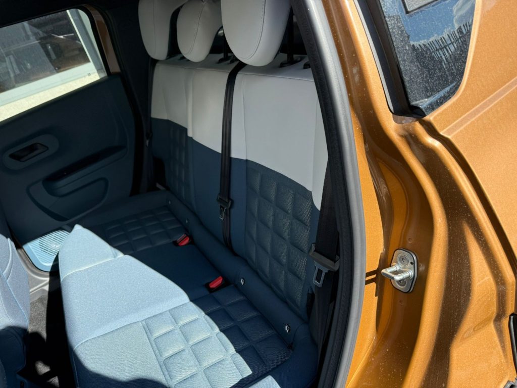 FIAT Grande Panda 1.2 Hybrid S&S La Prima - 13