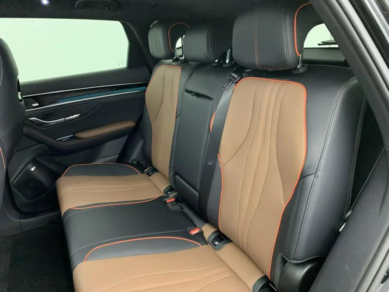 BYD Seal U DM-i 1.5 218 CV PHEV Comfort - 15