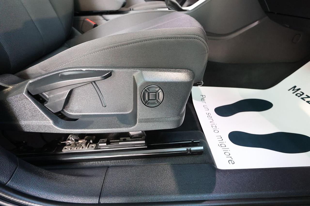 AUDI Q3 35 TDI Quattro S-Tronic Business Advanced - 38