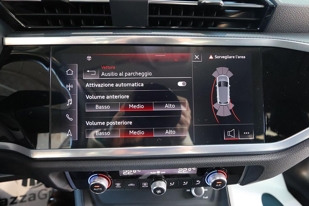 AUDI Q3 35 TDI Quattro S-Tronic Business Advanced - 23