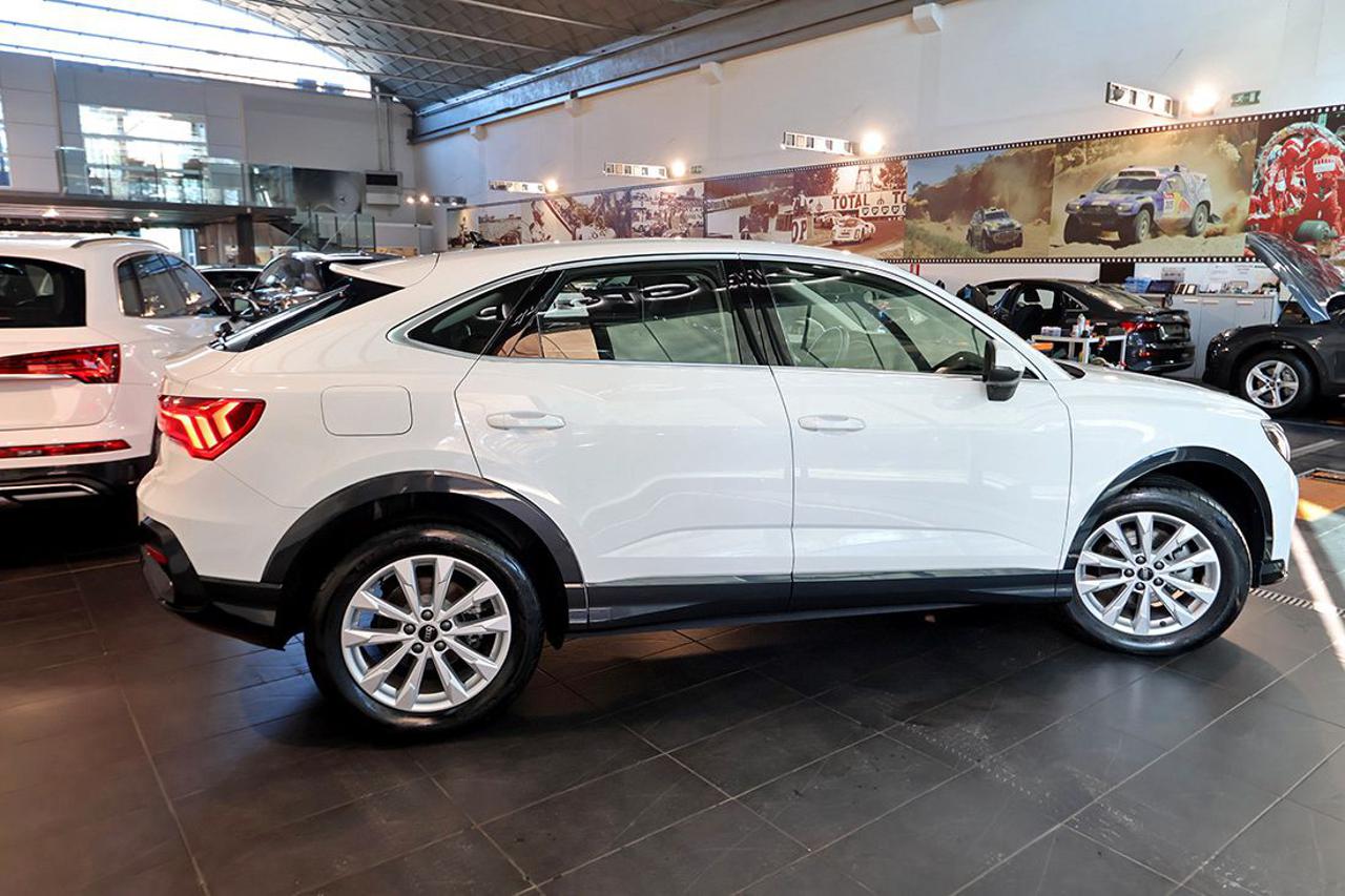 AUDI Q3 35 TFSI Sportback S-Tronic Business Plus - 10