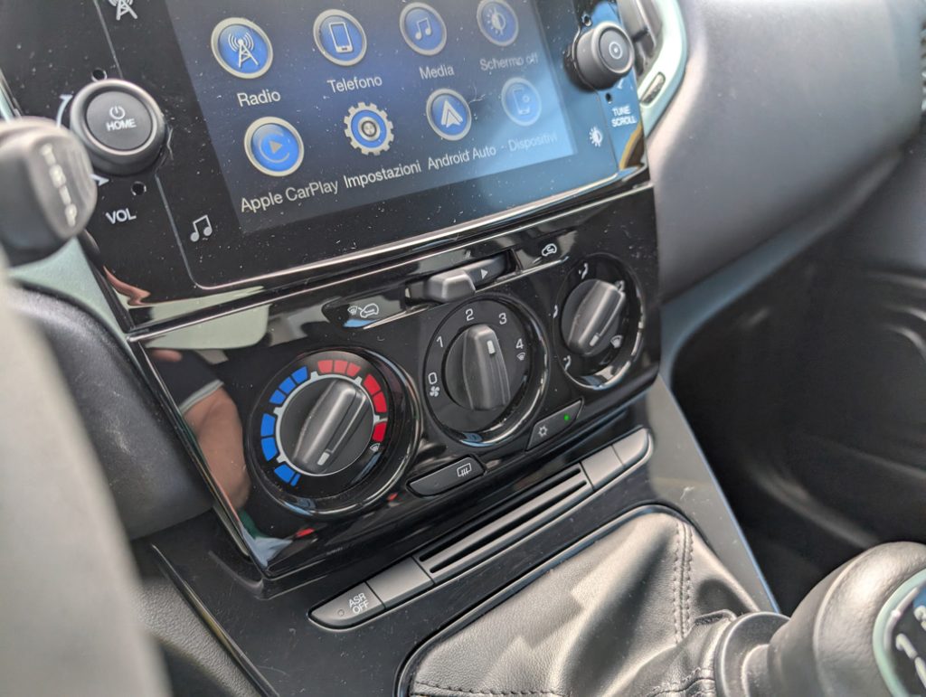 LANCIA Ypsilon 1.0 FireFly 5p S&S Hybrid Platino OK NEOPATENTATI - 14