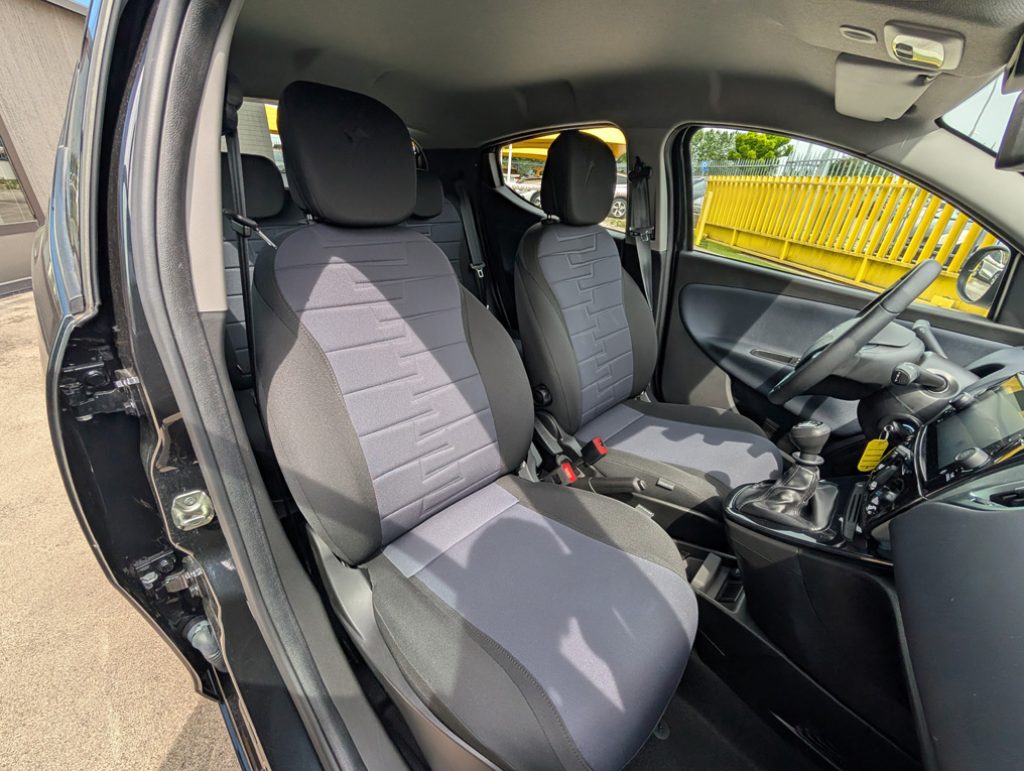 LANCIA Ypsilon 1.0 FireFly 5p S&S Hybrid Platino OK NEOPATENTATI - 24