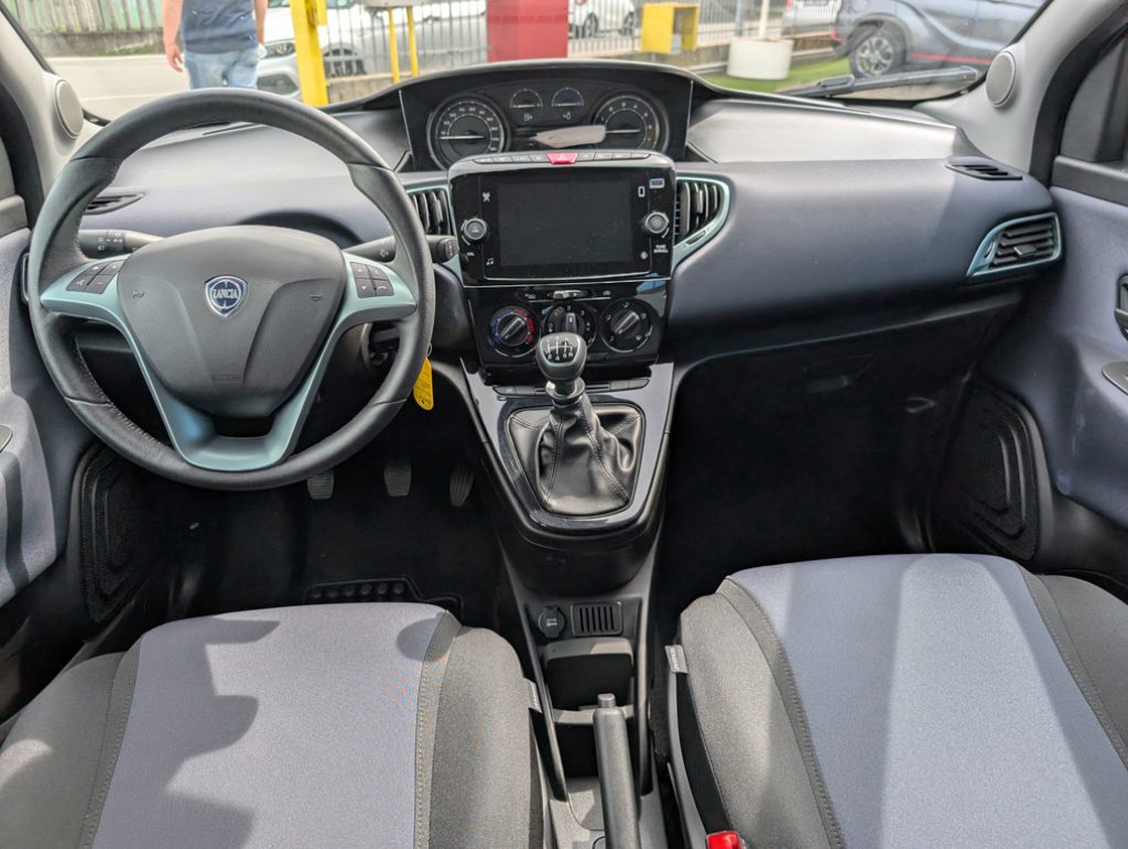 LANCIA Ypsilon 1.0 FireFly 5p S&S Hybrid Platino OK NEOPATENTATI - 26