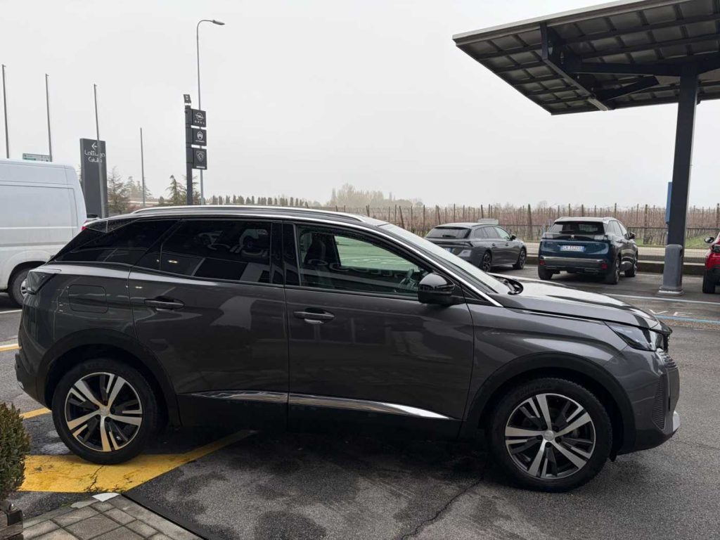 PEUGEOT 3008 BlueHDi 130 S&S EAT8 Allure - 5