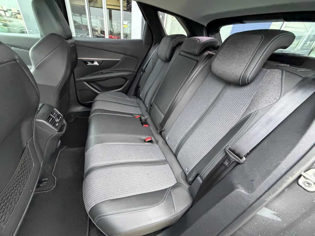 PEUGEOT 3008 BlueHDi 130 S&S EAT8 Allure - 11