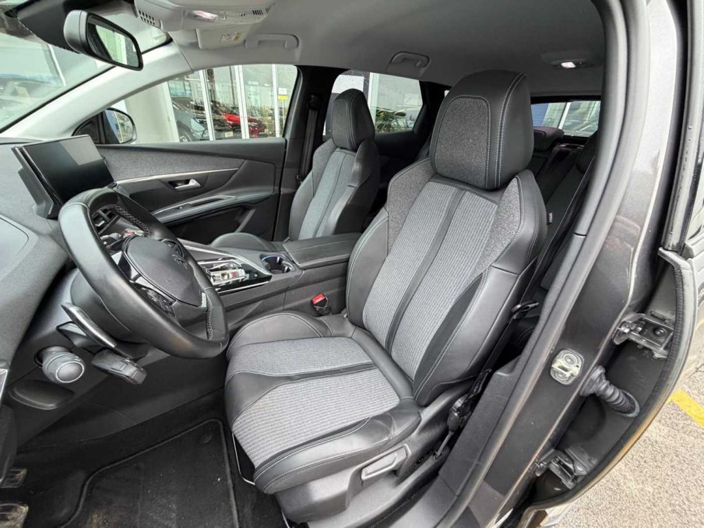 PEUGEOT 3008 BlueHDi 130 S&S EAT8 Allure - 12