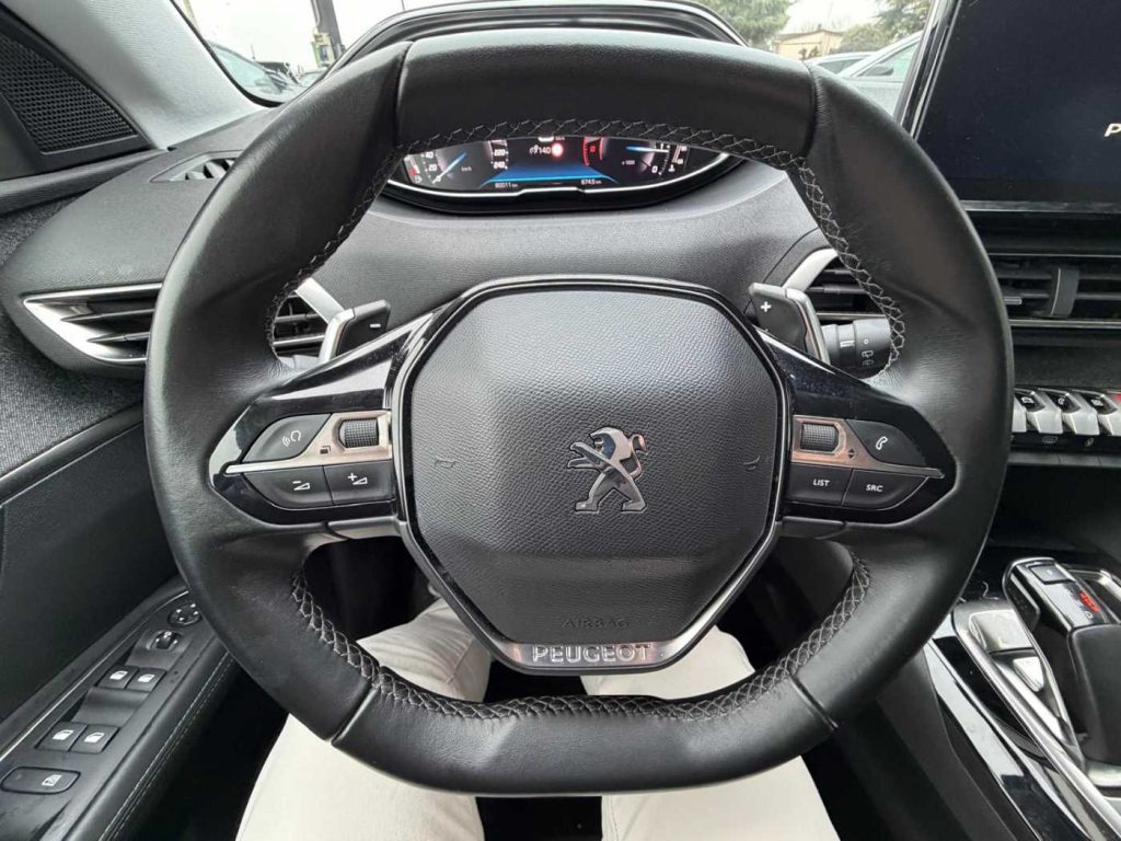 PEUGEOT 3008 BlueHDi 130 S&S EAT8 Allure - 15