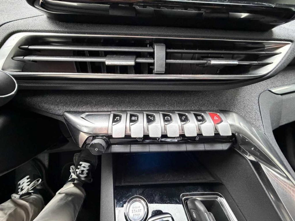 PEUGEOT 3008 BlueHDi 130 S&S EAT8 Allure - 20