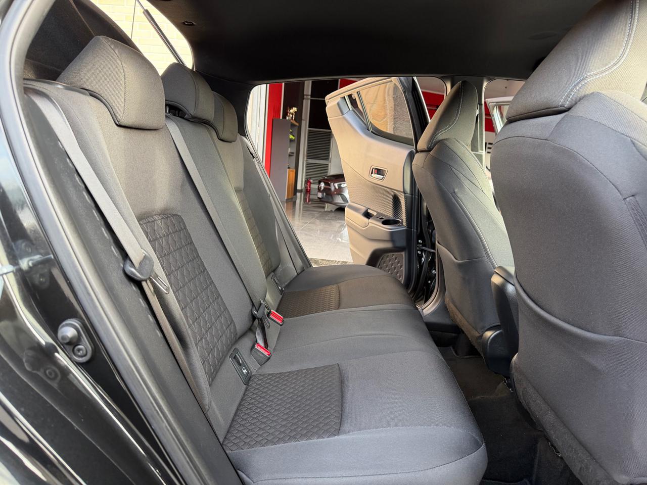 TOYOTA C-HR 2.0 Hybrid E-CVT Morebusiness SPORT NESSUN VINCOLO - 9