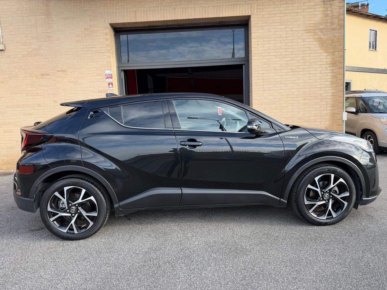 TOYOTA C-HR 2.0 Hybrid E-CVT Morebusiness SPORT NESSUN VINCOLO - 16