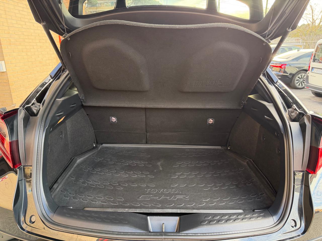 TOYOTA C-HR 2.0 Hybrid E-CVT Morebusiness SPORT NESSUN VINCOLO - 8