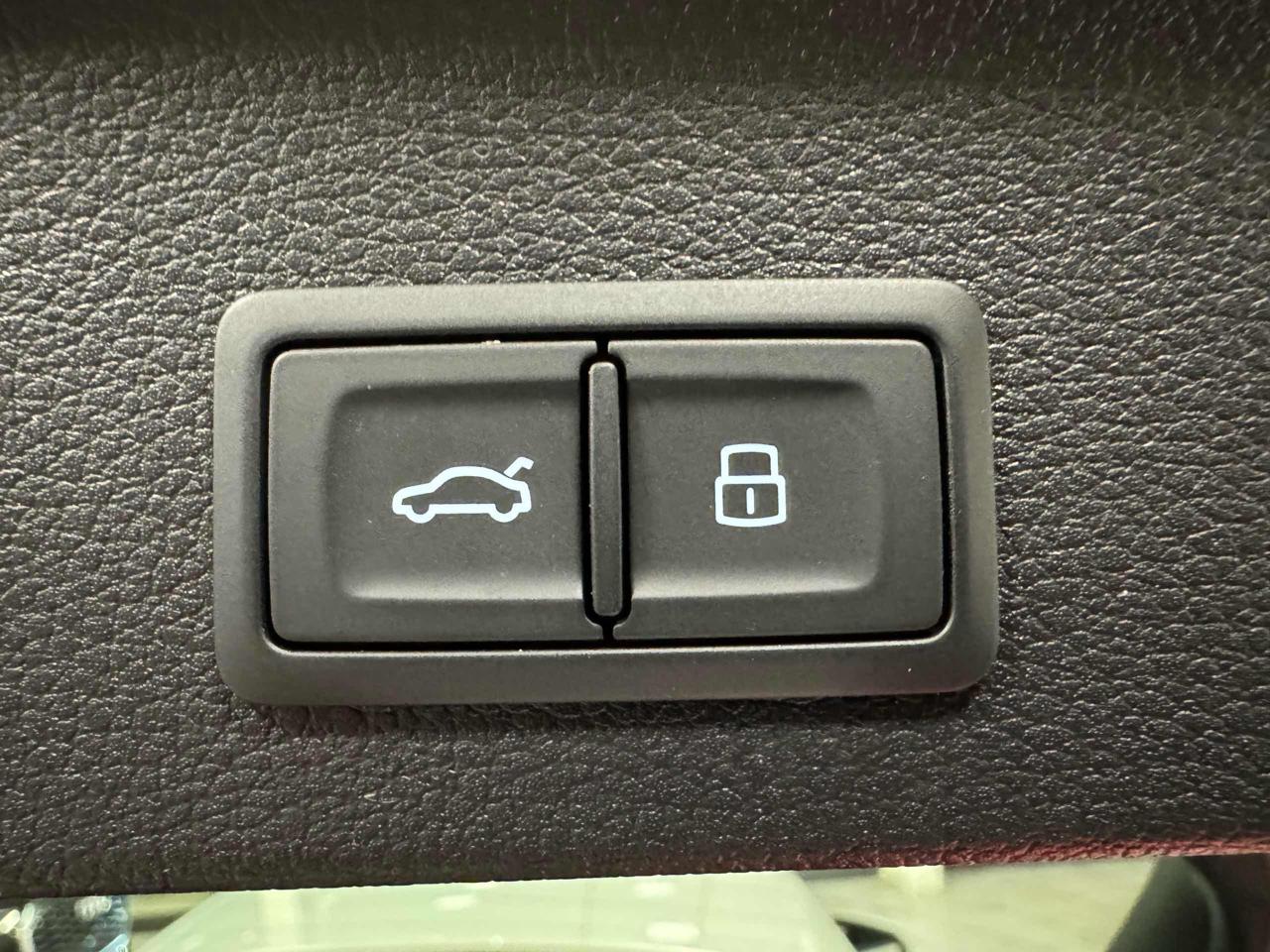 AUDI Q2 30 TDI S line Interiors Km 2067 - 17