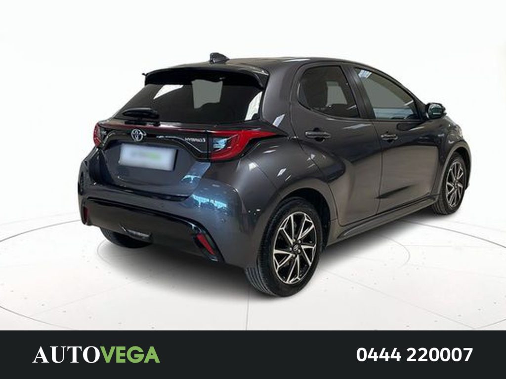 TOYOTA Yaris 1.5h lounge - 4