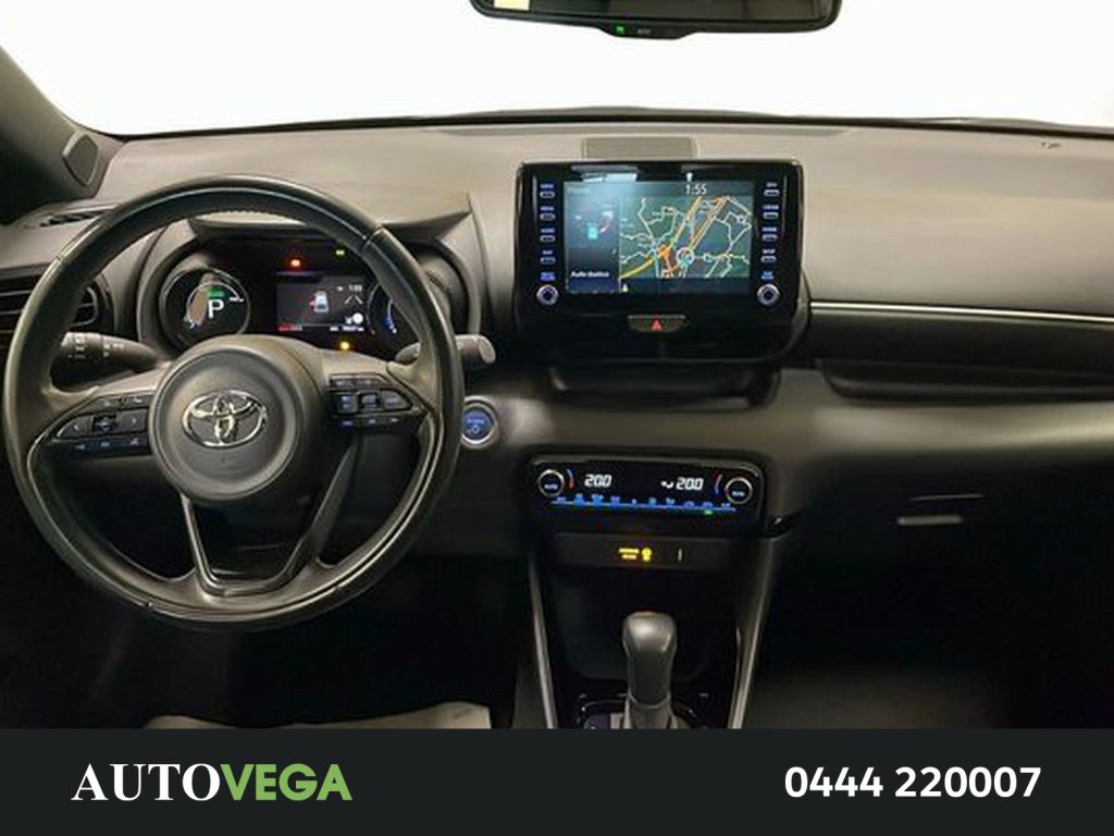 TOYOTA Yaris 1.5h lounge - 8