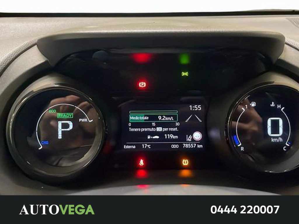 TOYOTA Yaris 1.5h lounge - 15