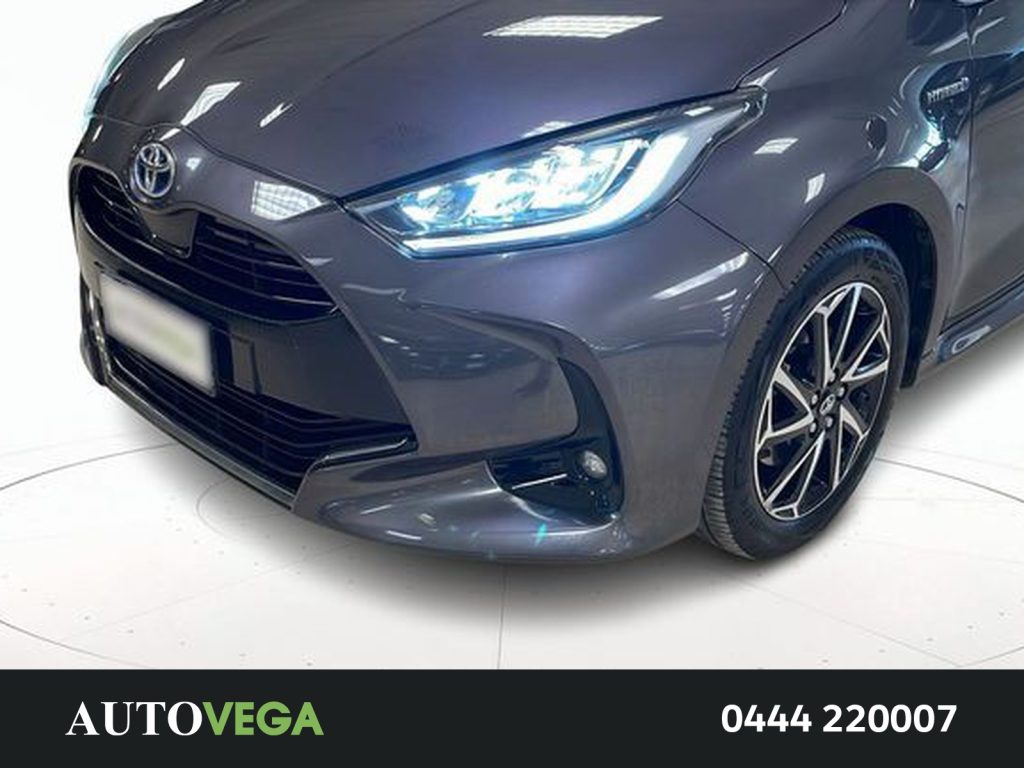 TOYOTA Yaris 1.5h lounge - 19