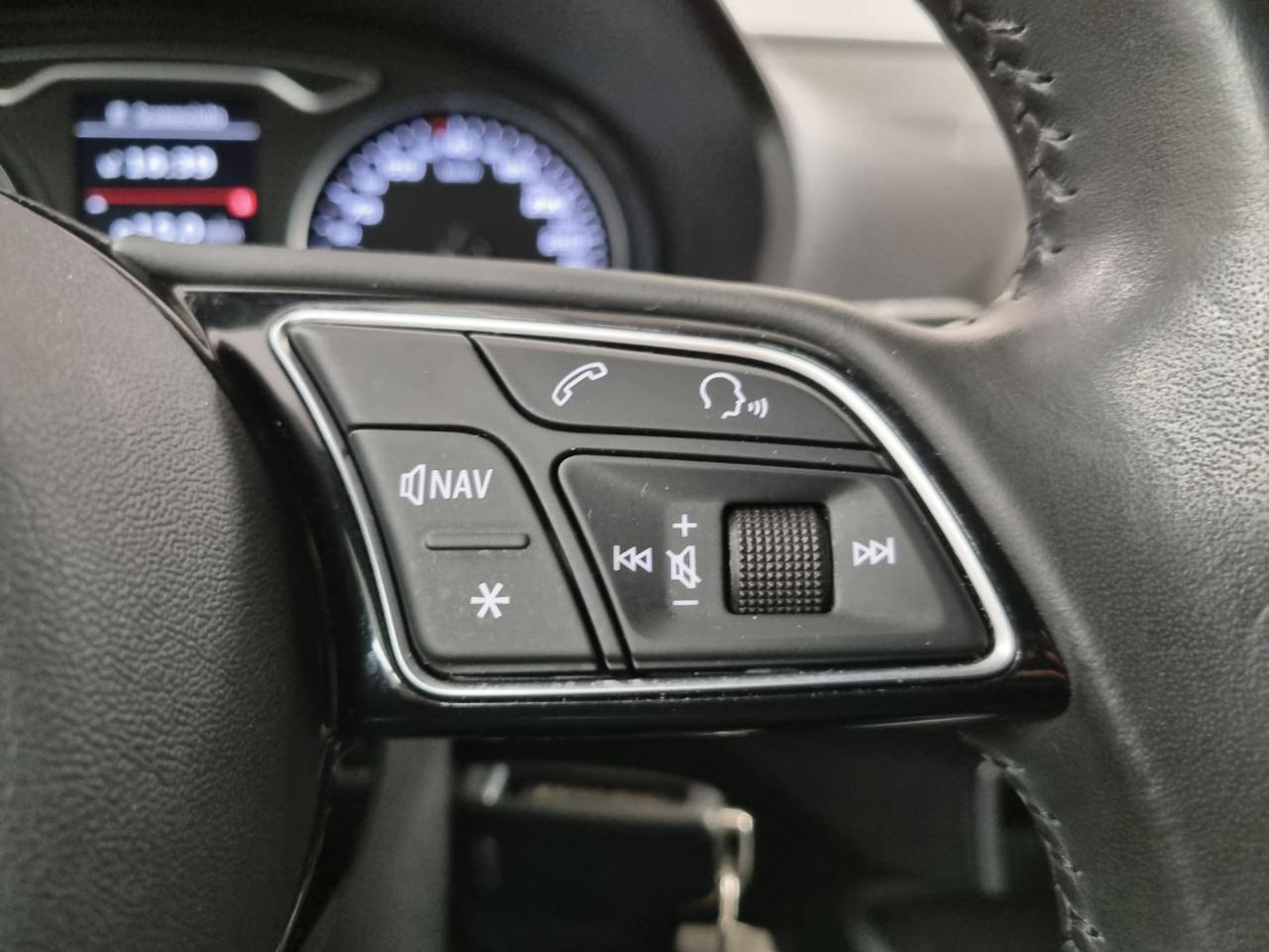 AUDI Q2 35 TFSI S tronic Identity Black - 14