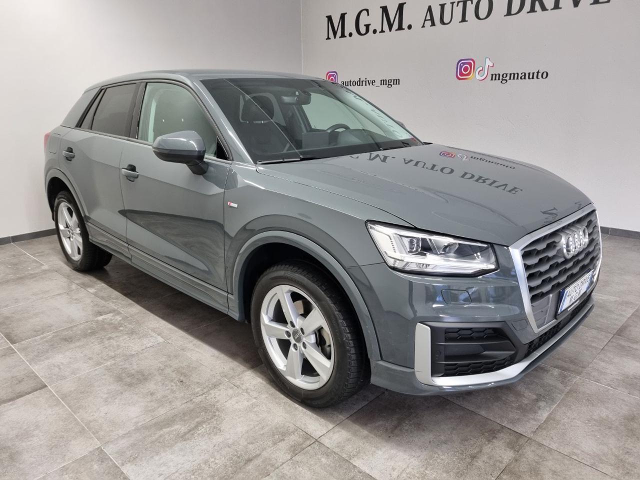 AUDI Q2 35 TFSI S tronic Identity Black - 38