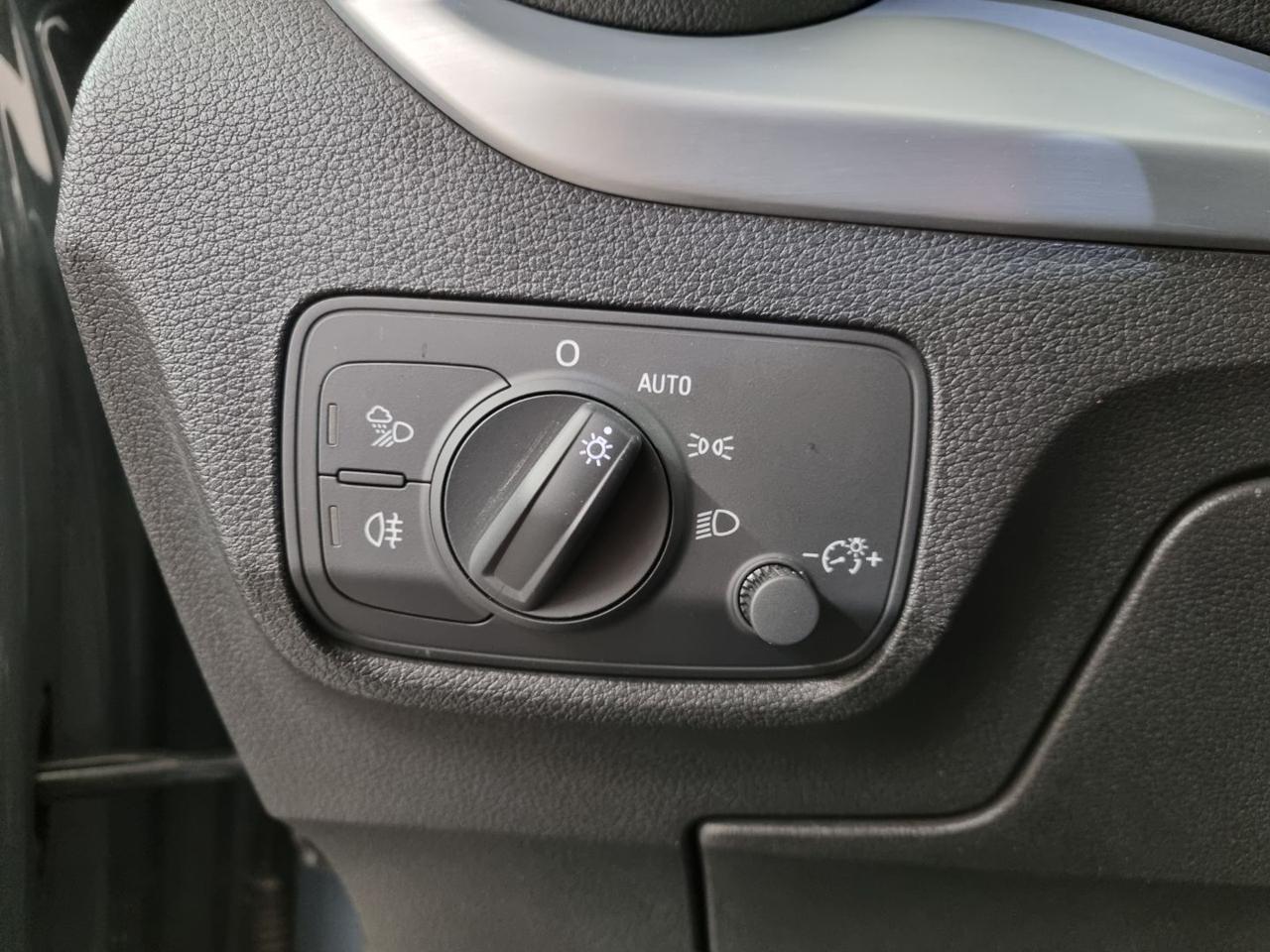 AUDI Q2 35 TFSI S tronic Identity Black - 31