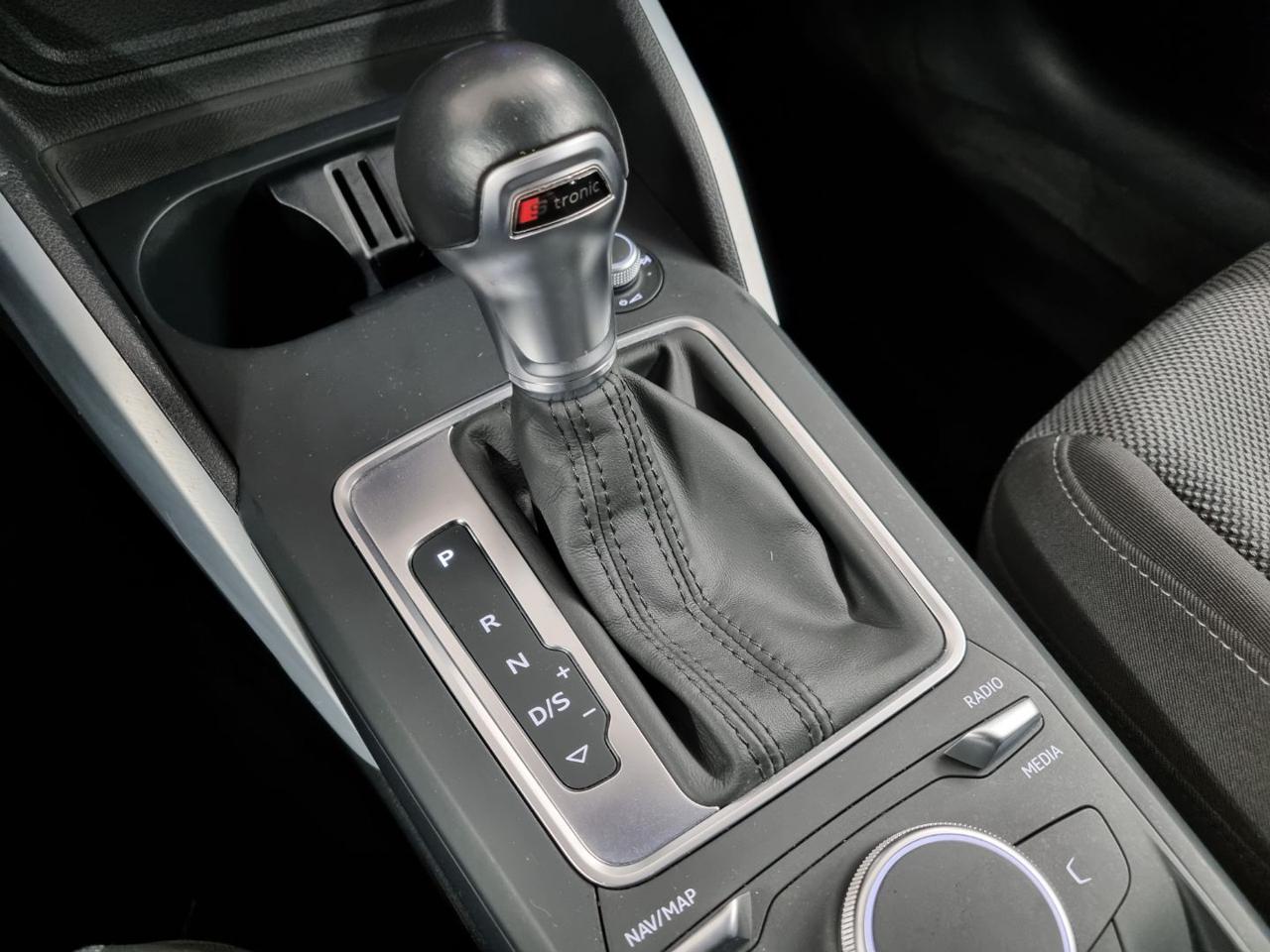 AUDI Q2 35 TFSI S tronic Identity Black - 11