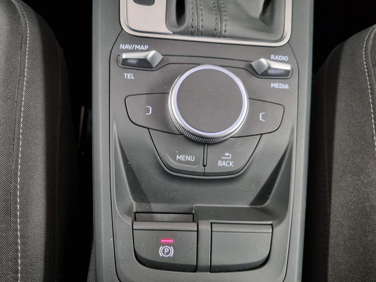 AUDI Q2 35 TFSI S tronic Identity Black - 13