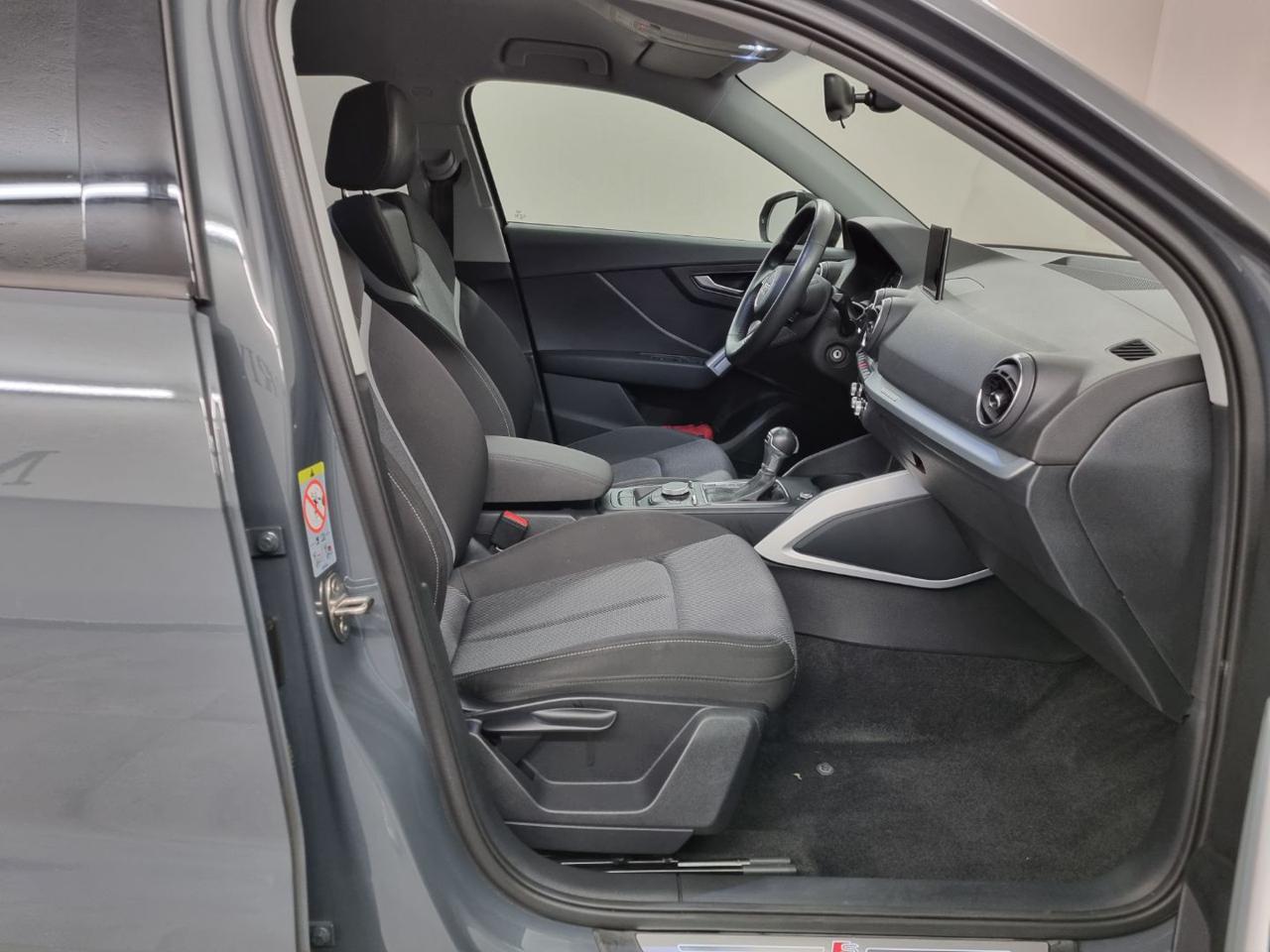 AUDI Q2 35 TFSI S tronic Identity Black - 9