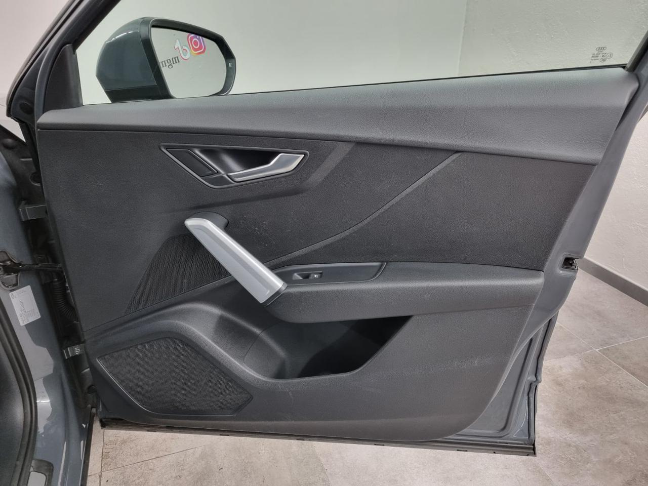 AUDI Q2 35 TFSI S tronic Identity Black - 27