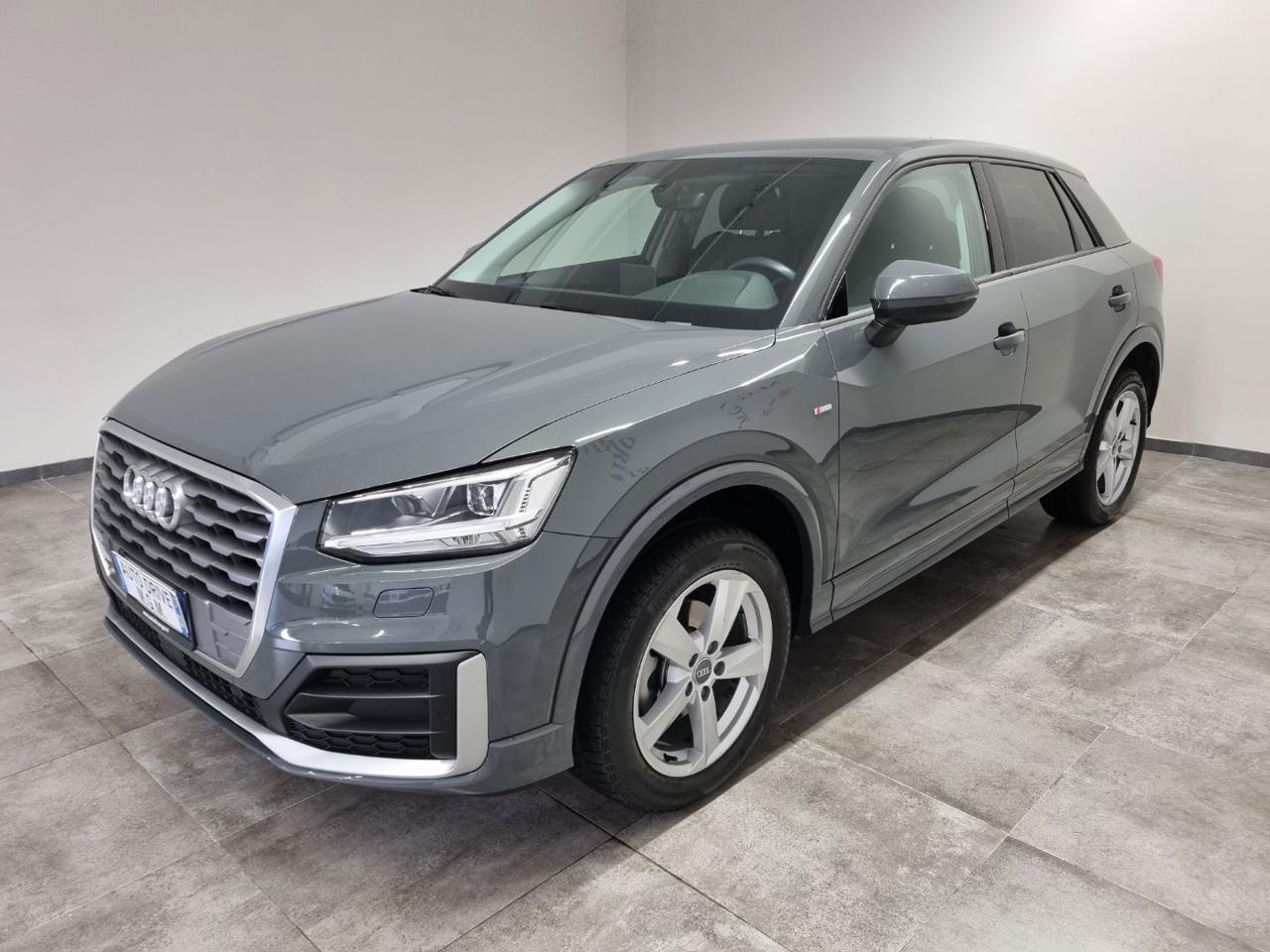 AUDI Q2 35 TFSI S tronic Identity Black - 37