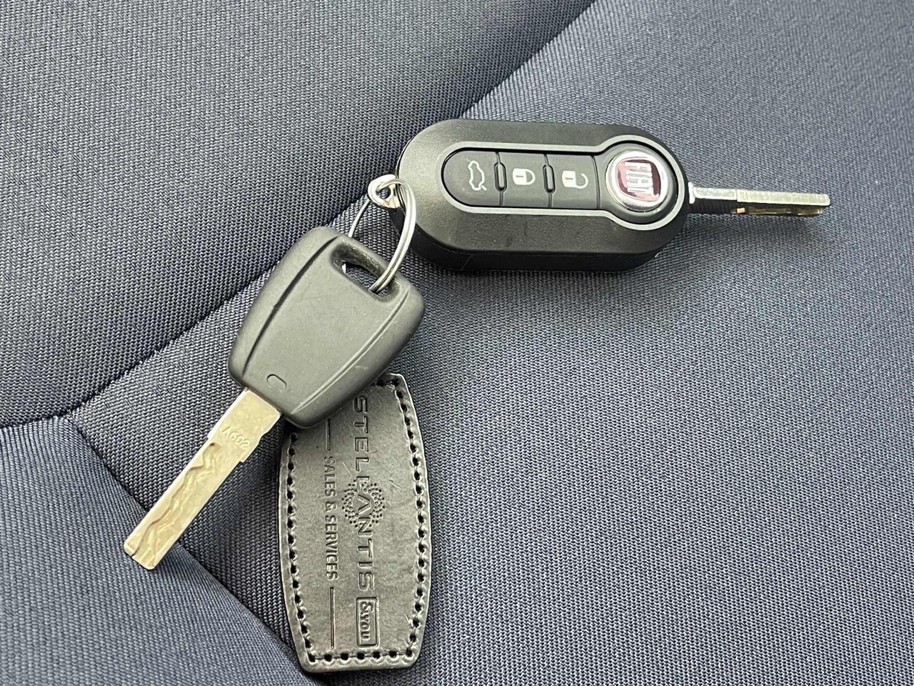 FIAT 500 1.0 Hybrid Red - 28