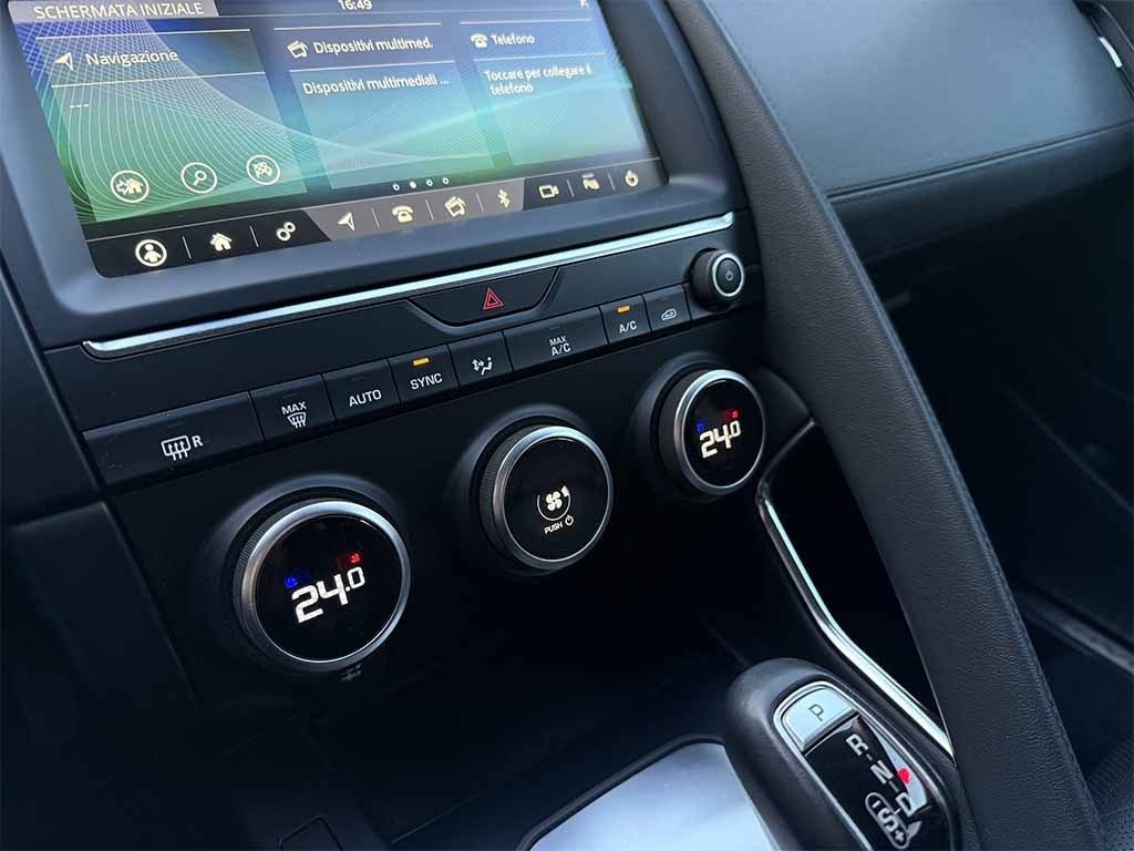 JAGUAR E-Pace 2.0d i4 SE awd TELECAMERA POST. APPLE CARPLAY - 17