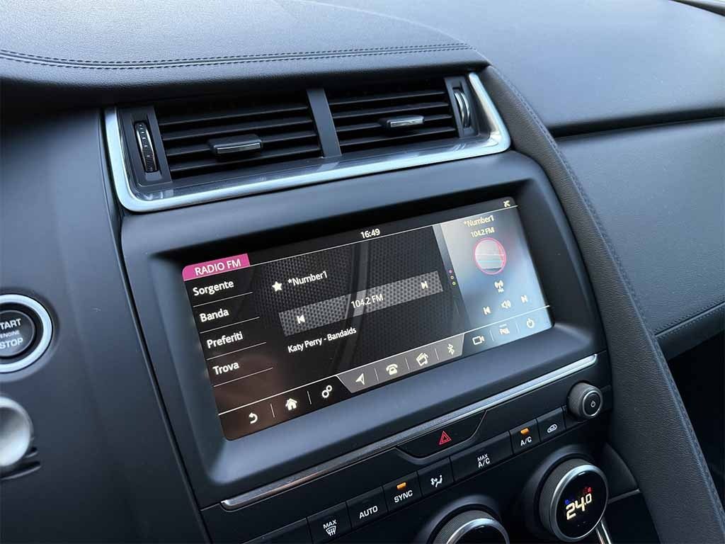JAGUAR E-Pace 2.0d i4 SE awd TELECAMERA POST. APPLE CARPLAY - 23