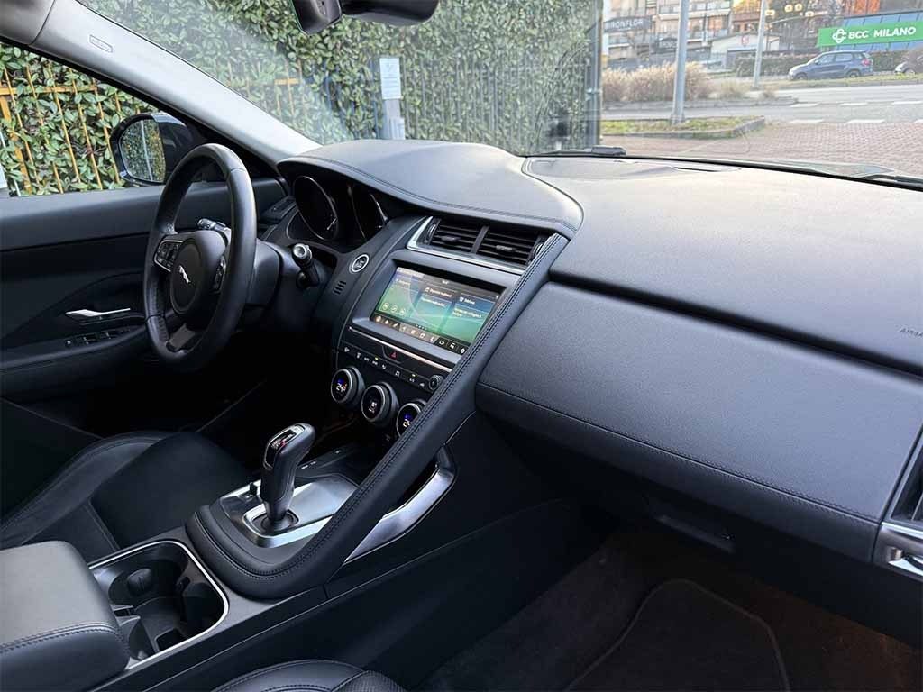 JAGUAR E-Pace 2.0d i4 SE awd TELECAMERA POST. APPLE CARPLAY - 28