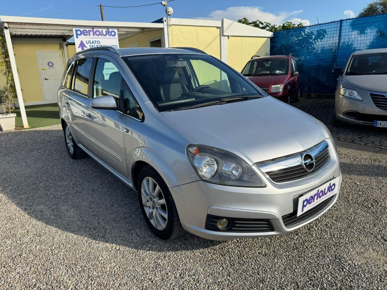 OPEL Zafira 1.9 CDTI 120CV Cosmo - 2