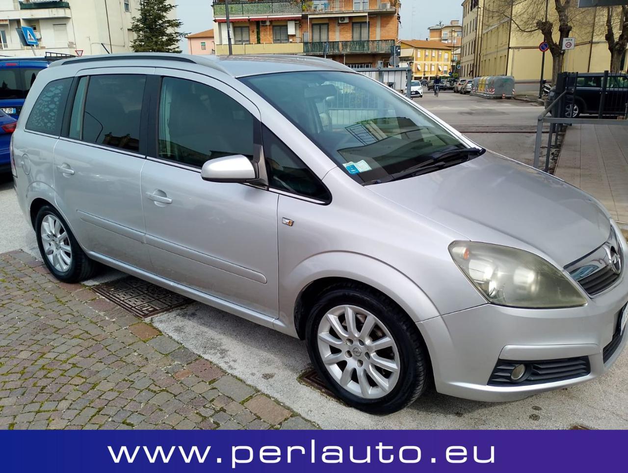 OPEL Zafira 1.9 CDTI 120CV Cosmo - 3
