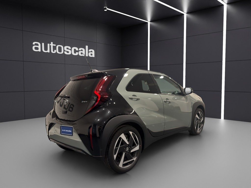 TOYOTA Aygo X 1.5 Hybrid 115 CV 5 porte Premium - 5